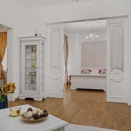Sweet Luxury Three Rooms Apartment City Center Universitate Bukareszt Zewnętrze zdjęcie